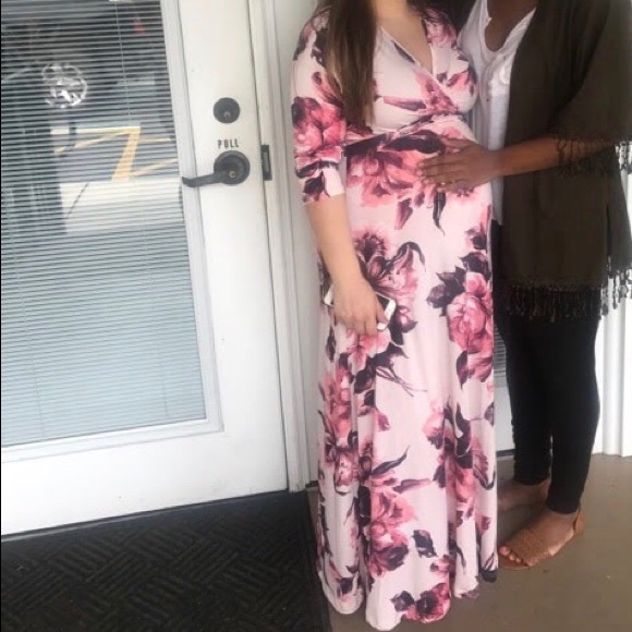 pink blush floral maternity dress - Picture 2 of 4